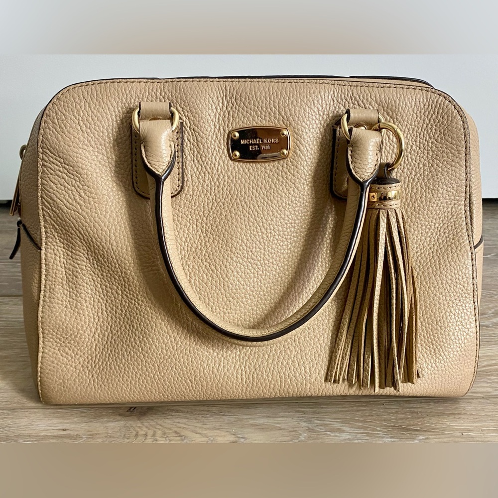 💛Michael Kors Soft Pebbled Nude Purse/Gold Hardware